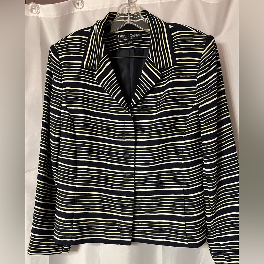 Vintage Kasper & Company petite size 14 blazer. EUC.  Multicoloured stripe.